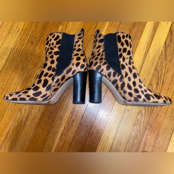 Vince Camuto Leopard booties. Excellent condition - Picture 6 of 6